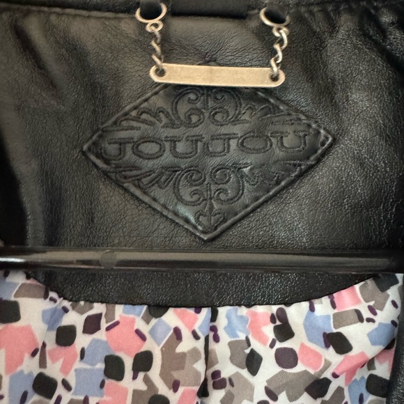 Leather jacket! - Picture 2 of 4